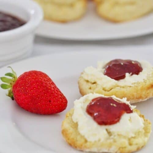 Traditional English Scones Recipe (plus step by step guide)