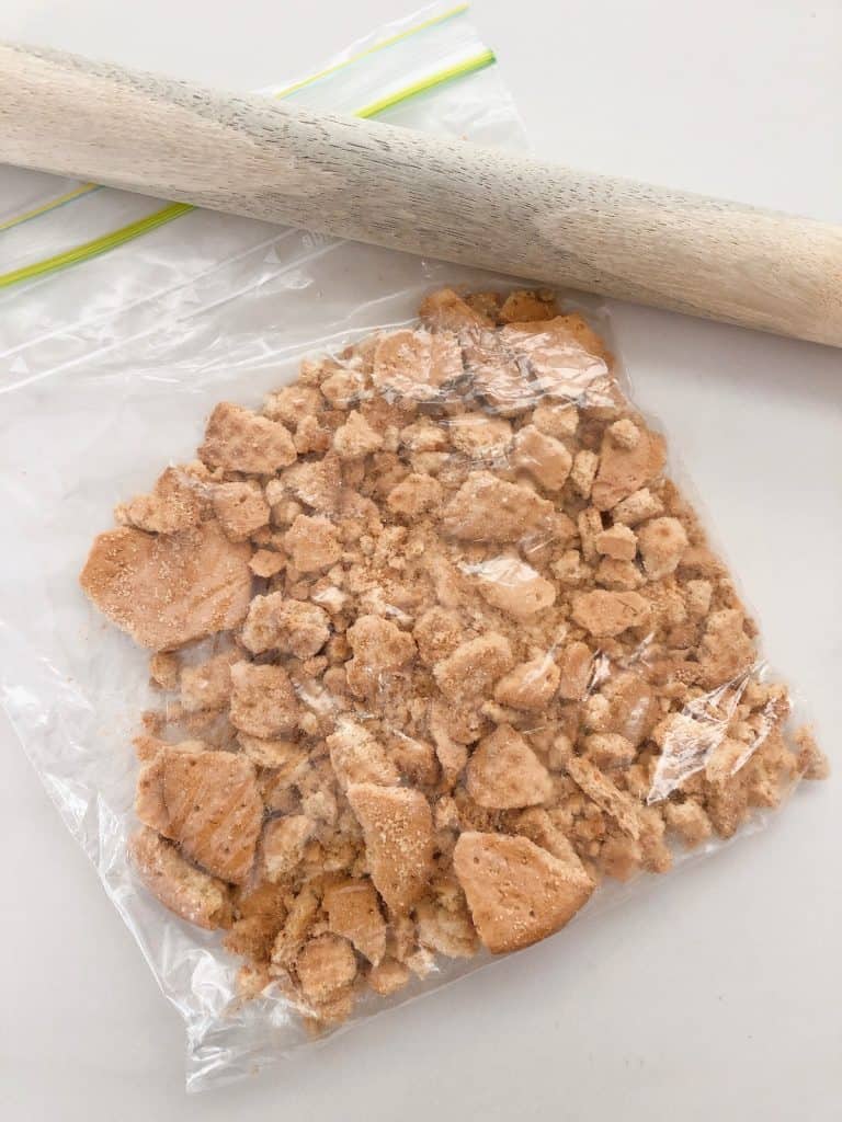 Cookies in ziploc bag to make cheesecake crust