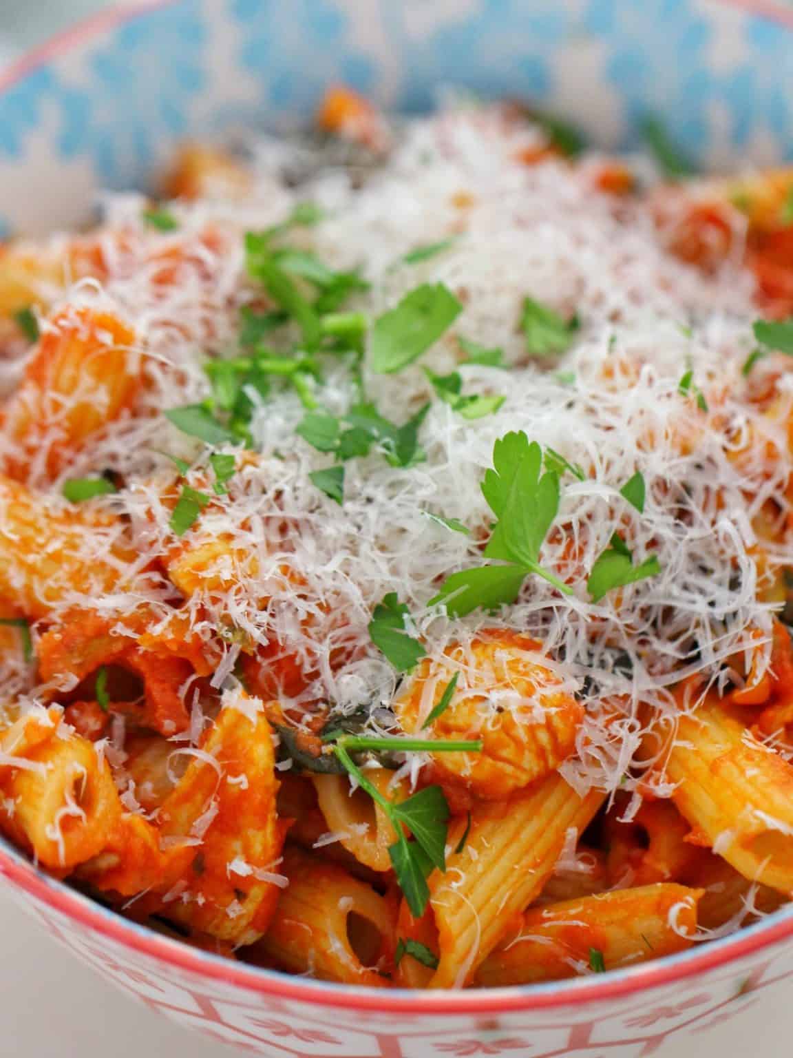 Creamy Chicken Tomato Pasta - Mama Loves to Cook