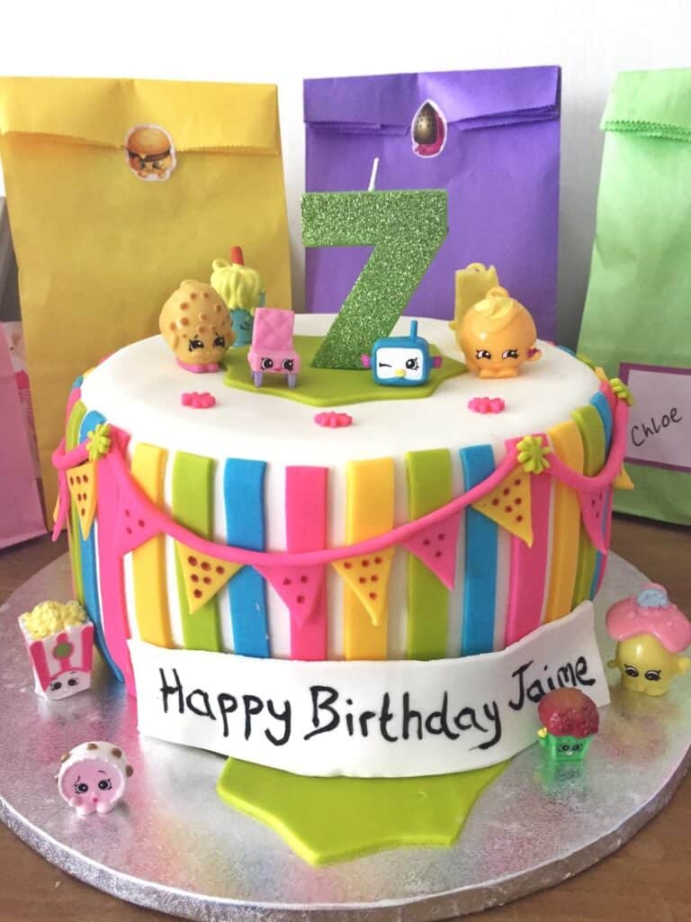 Birthday cake for girls design