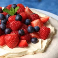 Thermomix pavlova with berries
