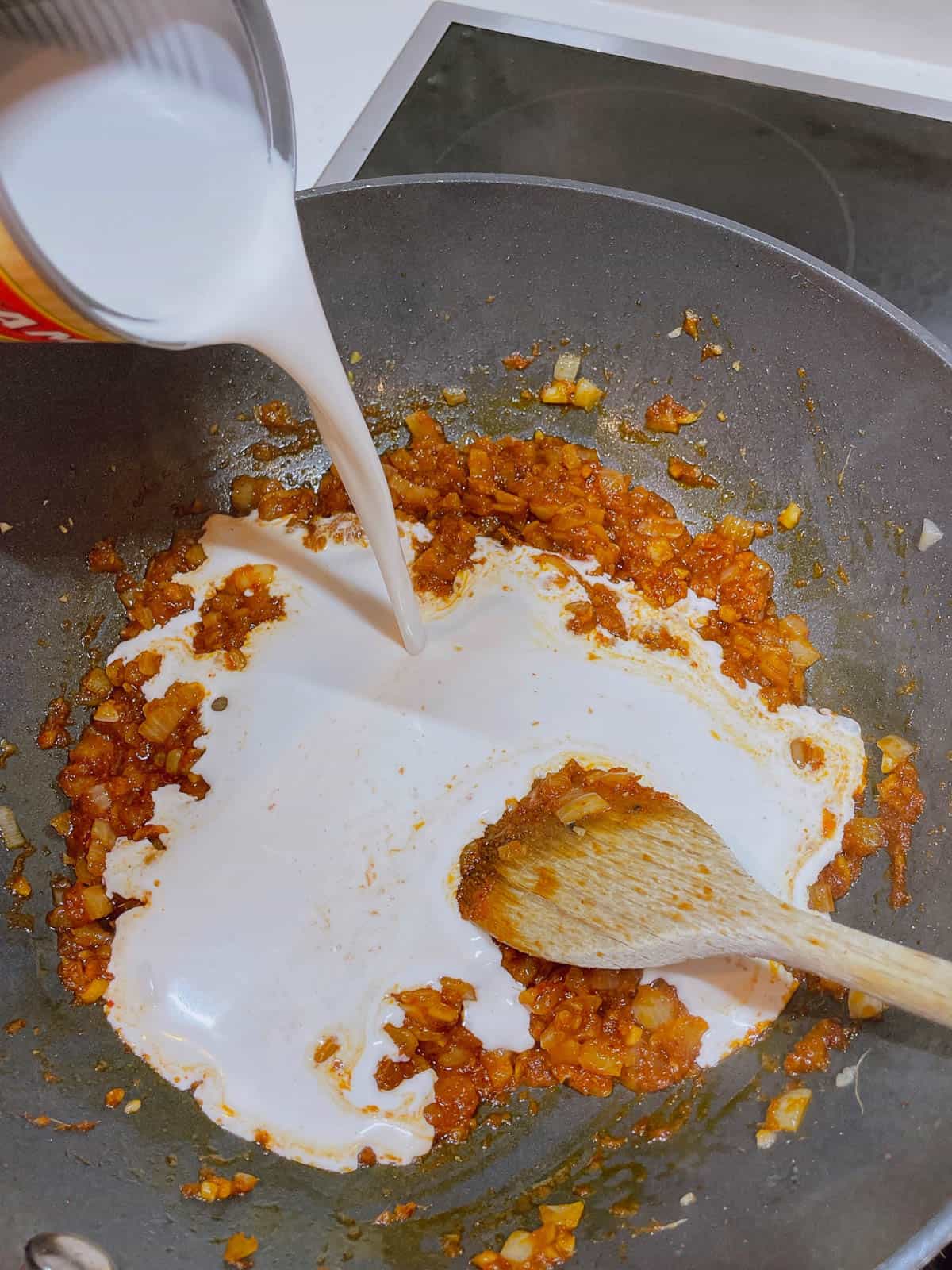 Easy Thai Red Fish Curry - Mama Loves to Cook