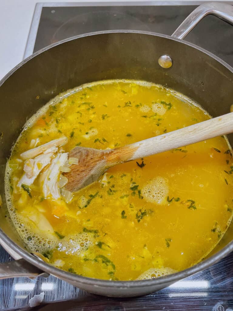 boiling chicken stock 