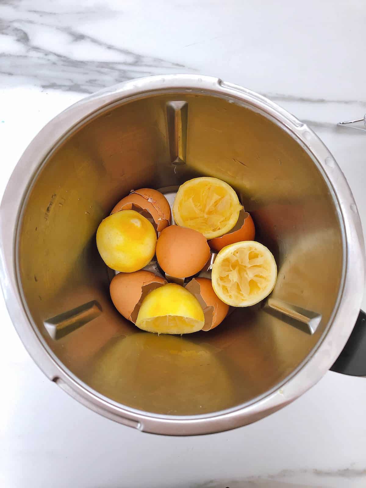 Lemons and eggshells in Thermomix bowl