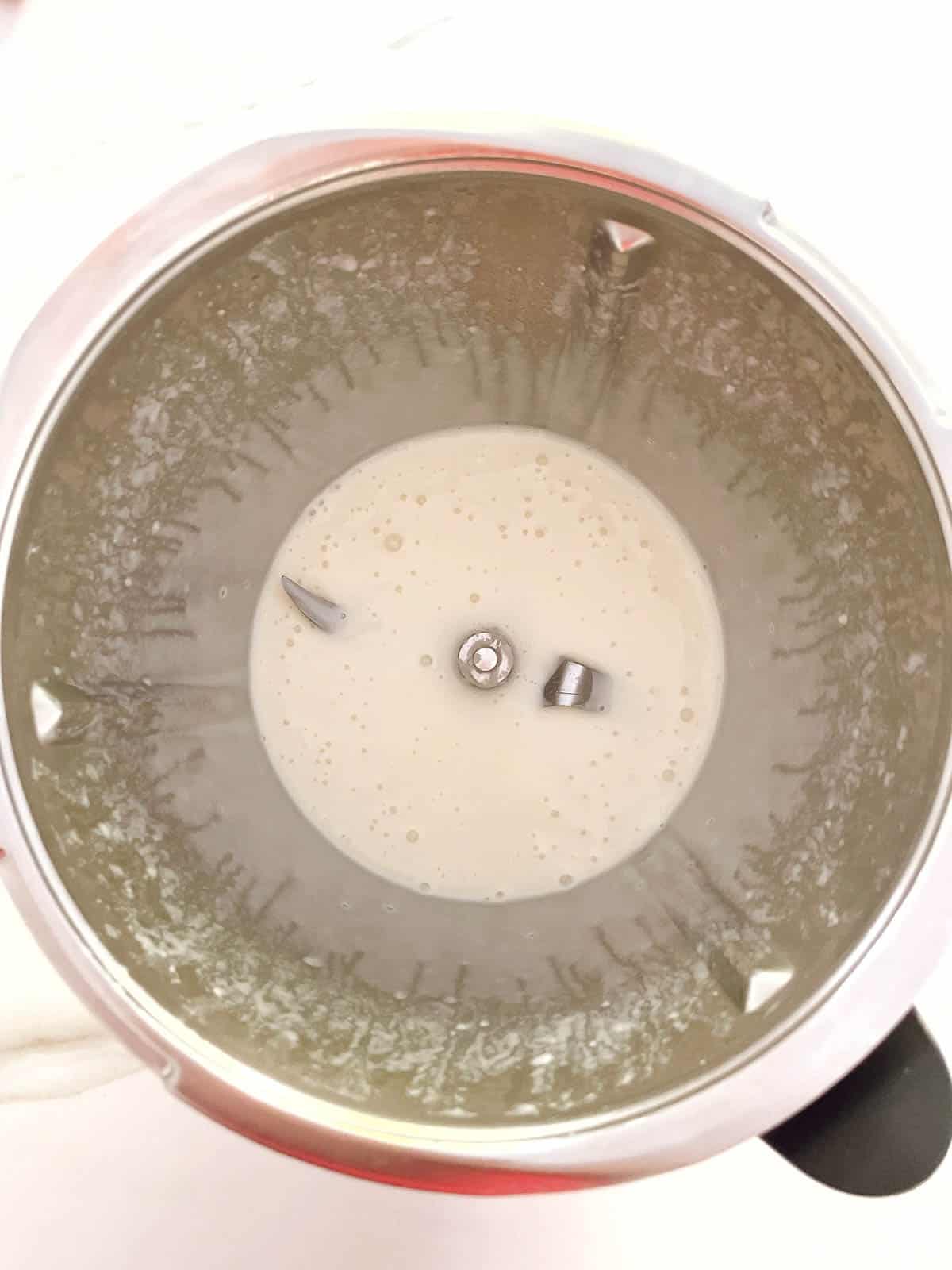 White sauce in Thermomix. 